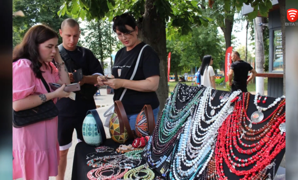 У Вінниці зібрали понад 20 тисяч гривень під час дводенного фестивалю «Файна здибанка»