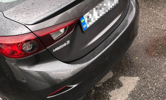 У Вінниці зупинили водія Mazda з підробленими правами