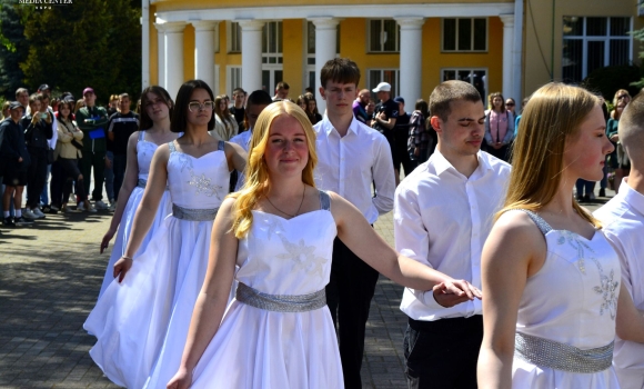 У Вінницькому педуніверситеті відбувся бал «Весняний подих Перемоги»