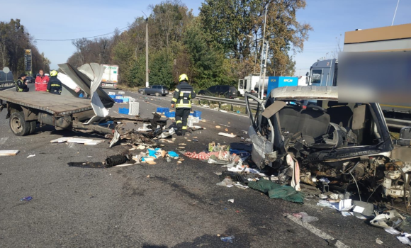 У Вінницькому районі у ДТП за участі чотирьох автомобілів загинули двоє водіїв