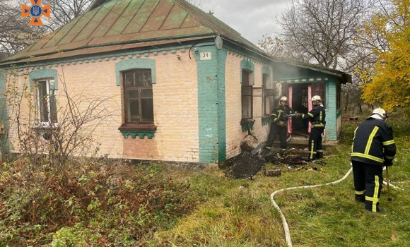 У Вінницькому районі загорівся будинок - викликали рятувальників