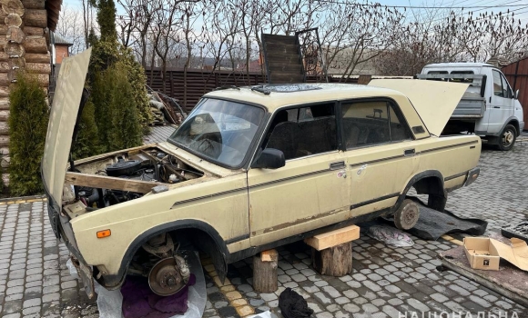 У Вінницькому районі злодії вкрали й спробували розібрати чуже несправне авто