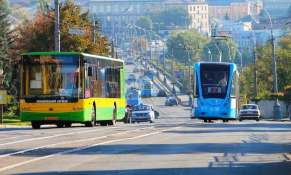 У Вінниці 8 червня на маршрути вийде додатковий транспорт у зв’язку з Провідною неділею
