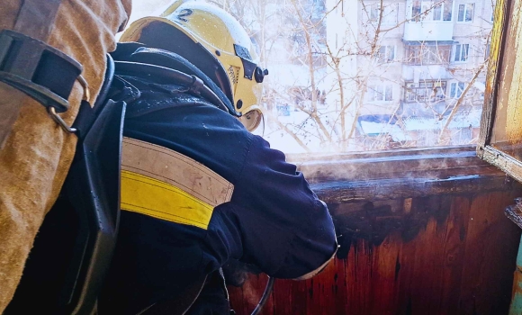 У Вінниці через недопалок ледь не згоріла квартира у багатоповерхівці У Вінниці через недопалок ледь не згоріла квартира у багатоповерхівці
