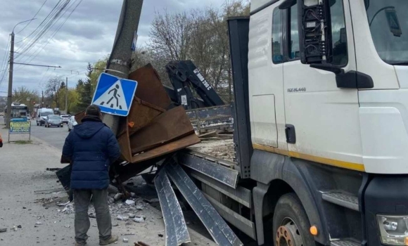 У Вінниці через пошкоджену опору перекрили рух тролейбусів у бік Немирівського шосе