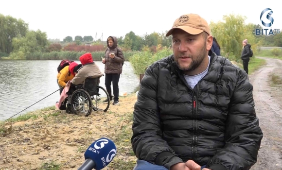 У Вінниці для військових, які проходять реабілітацію після поранень, організували виїзд на риболовлю