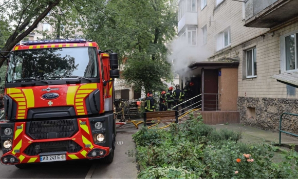 У Вінниці горіла комора в багатоповерхівці на вулиці Первозванного