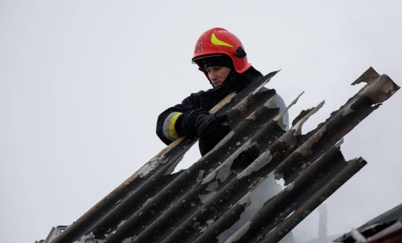 У Вінниці горів дах приватного будинку на вул.Олеся Гончара