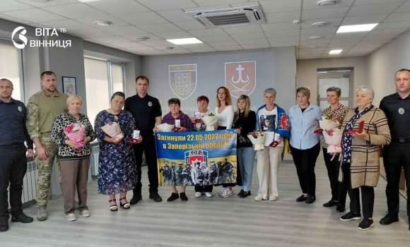 У Вінниці матерям загиблих спецпризначенців КОРДу вручили почесні відзнаки «Мати Героя»