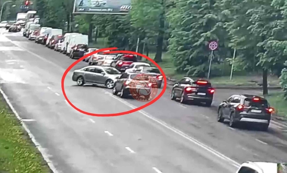 У Вінниці на Хмельницькому шосе сталась автопригода за участю двох авто