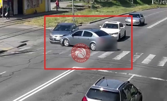 У Вінниці на Хмельницькому шосе зіткнулися два легковики