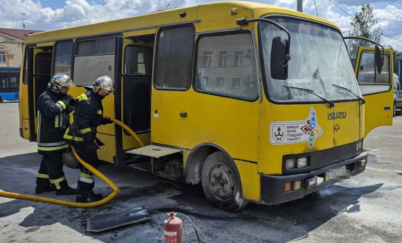 У Вінниці на вул.Привокзальній горіло маршрутне таксі