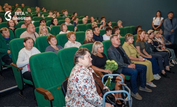 У Вінниці напередодні Дня пам'яті вручили відзнаки ще 30 матерям Героїв У Вінниці напередодні Дня пам'яті вручили відзнаки ще 30 матерям Героїв