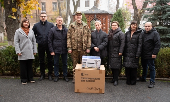 У Вінниці нацгвардійцям передали генератор і оргтехніку