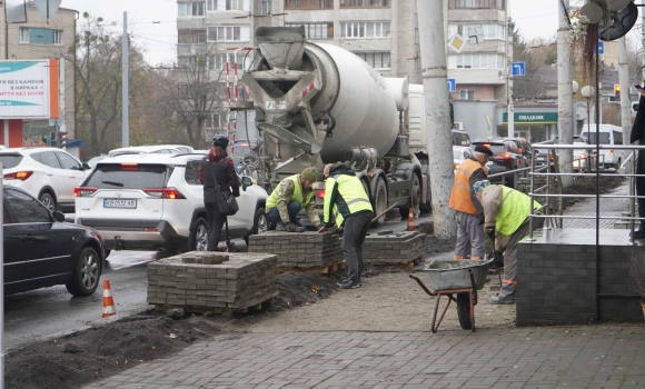 У Вінниці облаштовують безбар’єрний простір на площі Героїв Майдану