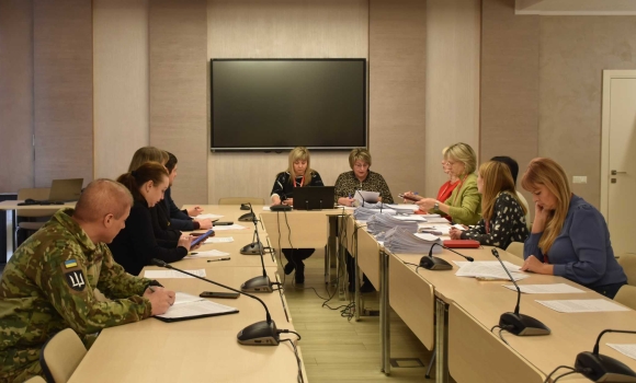 У Вінниці опрацювали понад 300 заяв на отримання житлових ваучерів У Вінниці опрацювали понад 300 заяв на отримання житлових ваучерів