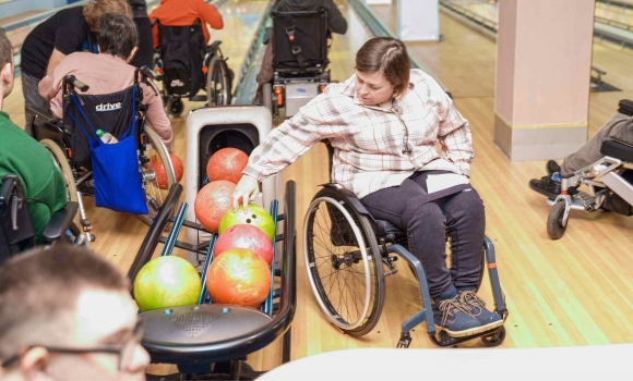 У Вінниці організували похід в боулінг для молоді з інвалідністю