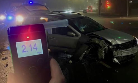 У Вінниці п'яний водій не впорався з кермуванням і протаранив електроопору