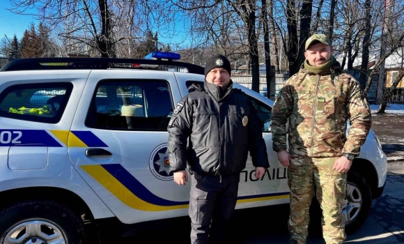 У Вінниці поліцейський та військовослужбовці допомогли жінці, яка отруїлась чадним газом