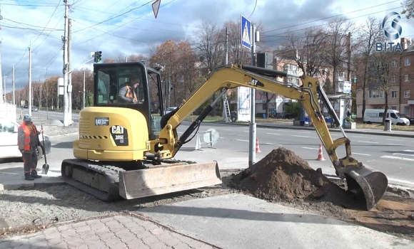 У Вінниці понижують бордюри біля переходів для комфортного пересування містян У Вінниці понижують бордюри біля переходів для комфортного пересування містян
