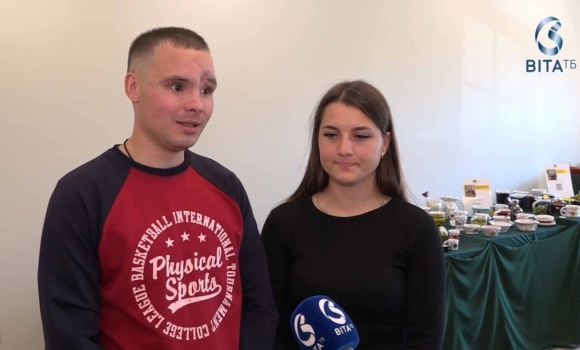 У Вінниці презентували виставку глиняного посуду, виготовленого ветеранами