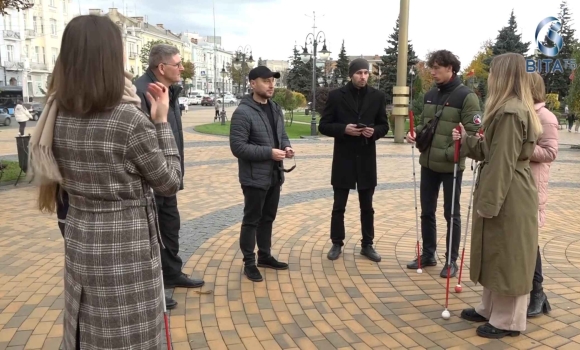 У Вінниці провели практичний тренінг до Дня білої тростини