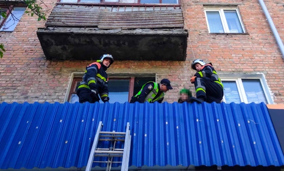 У Вінниці рятувальників викликали на допомогу 85-річній бабусі