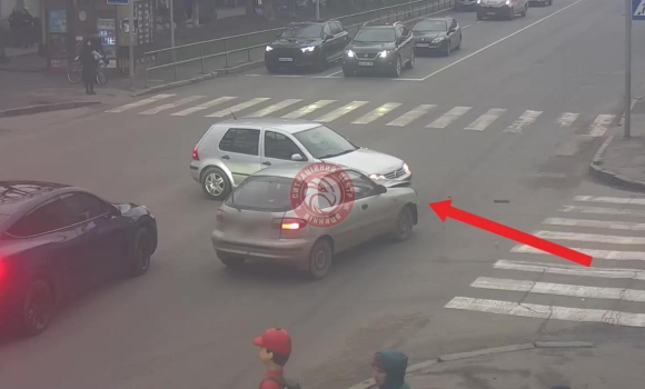 У Вінниці сталась ДТП на перетині вул.Левка Лук'яненка та Дмитра Білоконя