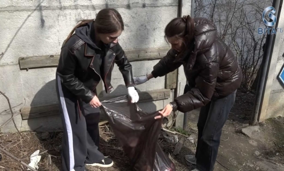 у Вінниці студенти влаштували толоку на березі Південного Бугу