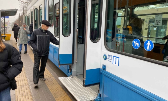 У Вінниці тестують оновлений швейцарський трамвай із низькопідлоговою секцією