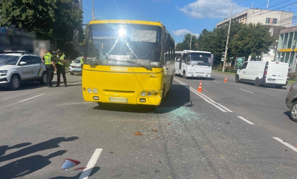 У Вінниці в ДТП постраждали дві 70-річні пасажирки автобуса