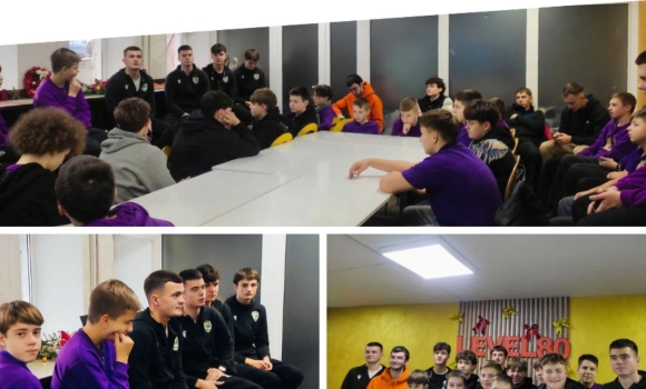 У Вінниці відбулася мотиваційна зустріч молоді з футболістами «Ниви» У Вінниці відбулася мотиваційна зустріч молоді з футболістами «Ниви»