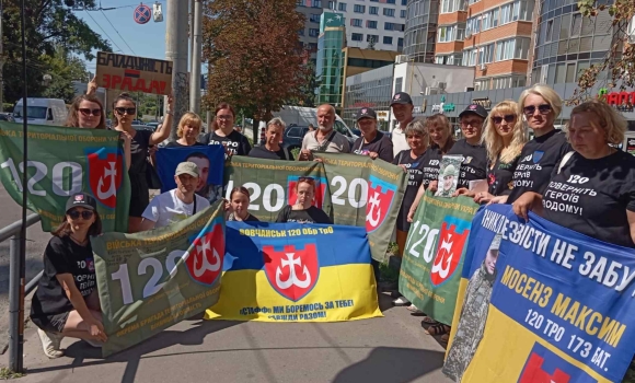 У Вінниці відбулася щотижнева акція «Не мовчи, полон вбиває»