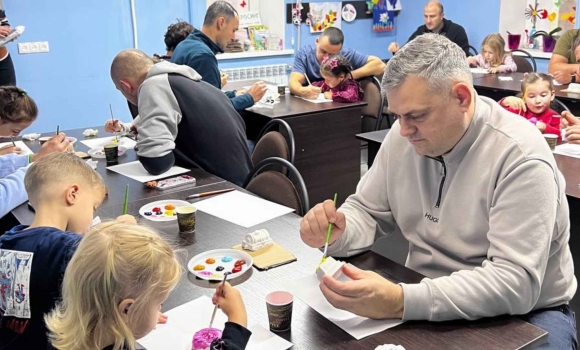 У Вінниці відбувся творчий майстер-клас для татусів і дітей з розпису гіпсових фігурок