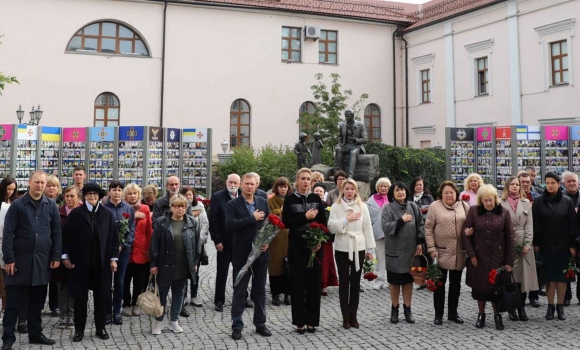 У Вінниці відкрили меморіальну дошку на честь засновника і директора художнього музею Іллі Безбаха