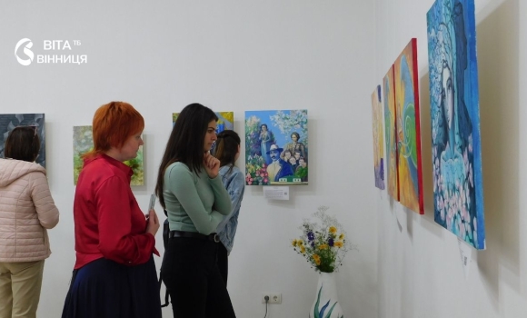 У Вінниці відкрили виставку «Жінки про жінок» — 23 роботи про видатних українок У Вінниці відкрили виставку «Жінки про жінок» — 23 роботи про видатних українок