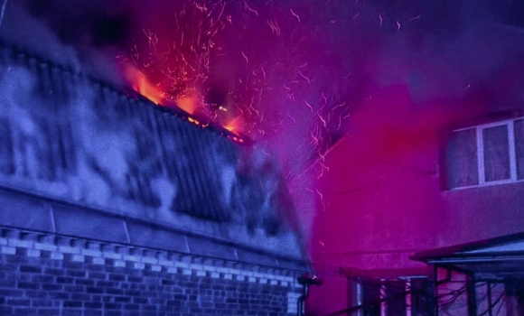 У Вінниці внаслідок короткого замикання згорів гараж У Вінниці внаслідок короткого замикання згорів гараж