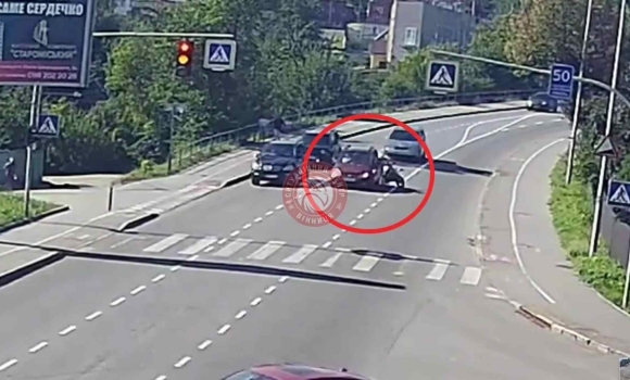 У Вінниці водій мотоцикла протаранив автомобіль