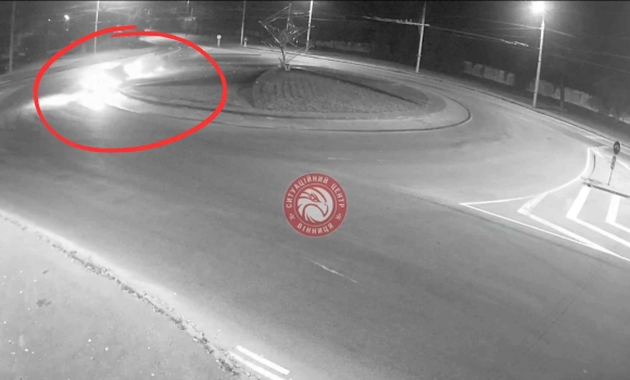 У Вінниці водій напідпитку виїхав на тротуар і перекинувся