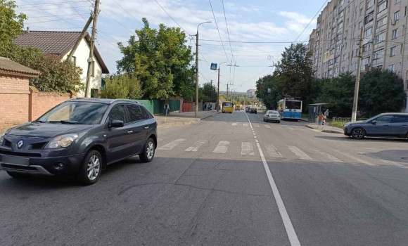 У Вінниці водій збив 23-річну пішохідку на нерегульованому переході