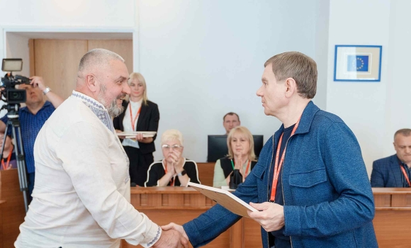 У Вінниці вручили муніципальні ваучери на започаткування власної справи трьом ветеранам