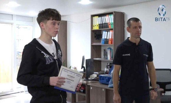 У Вінниці вручили стипендії десяти юним дослідникам У Вінниці вручили стипендії десяти юним дослідникам