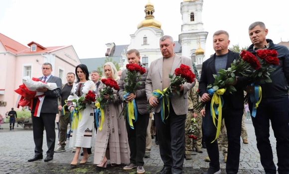 У Вінниці вшанували пам'ять захисників і захисниць, які віддали життя за незалежність