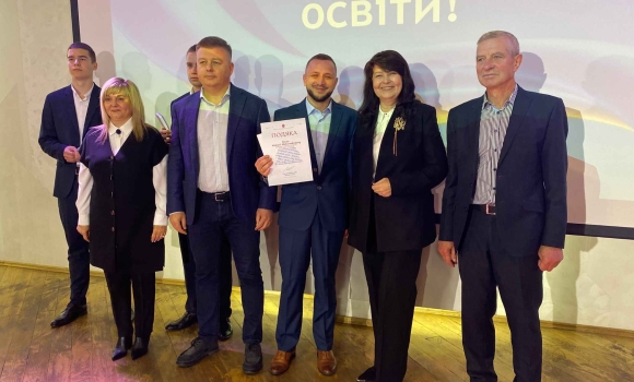 У Вінниці з нагоди професійного дня відзначили кращих освітян