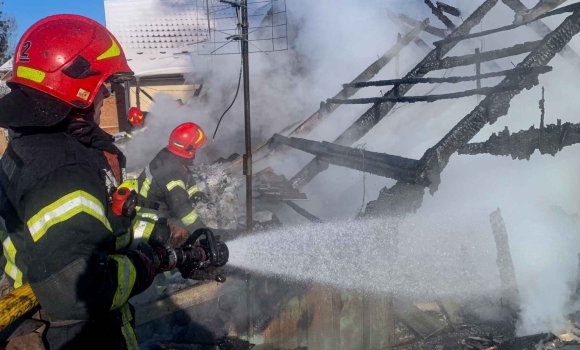 У Вінниці за добу сталось чотири пожежі - горіли будинки, альтанки та шини