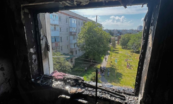 У Вінниці забута в оселі ввімкнена праска ледь не спалила вщент всю квартиру
