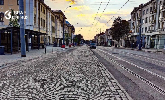 У Вінниці завершили ремонт покриття на Соборній зупинки транспорту повернуть на свої місця У Вінниці завершили ремонт покриття на Соборній зупинки транспорту повернуть на свої місця