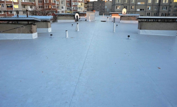 У Вінниці завершили ремонт ще восьми покрівель будинків з ОСББ У Вінниці завершили ремонт ще восьми покрівель будинків з ОСББ