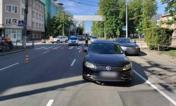 У Вінниці жінка потрапила під колеса авто на пішохідному переході