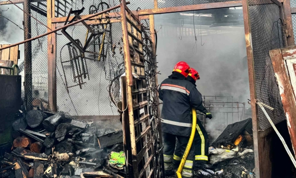У Вінниці згоріла господарська будівля